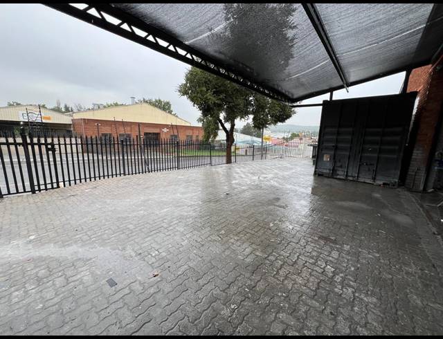 2,040M² WAREHOUSE FOR SALE IN STRIJDOMPARK